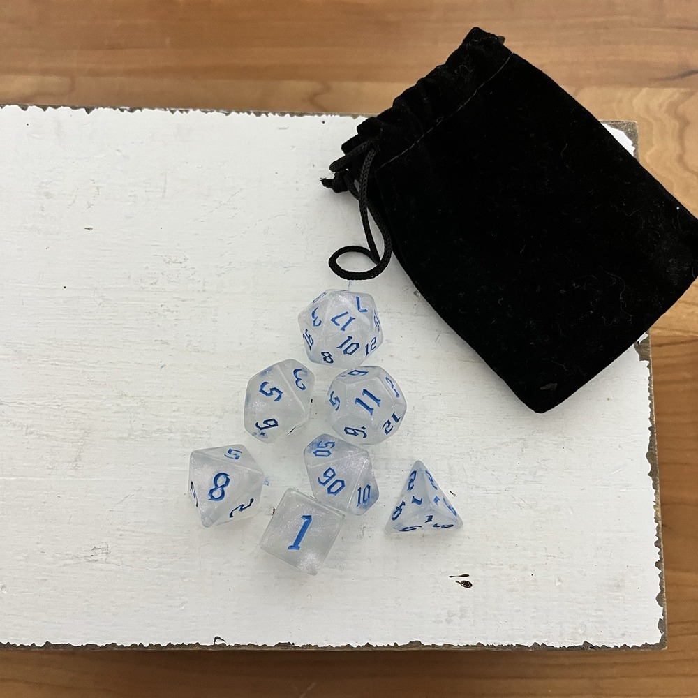 Set Of 7 Dice & Velvet‎ Carry Bag Sparkly White & Blue